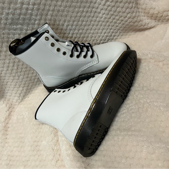 DR MARTENS WOMENS ZAVALA COMBAT BOOTS SIZE 9 NEW! - Picture 3 of 6